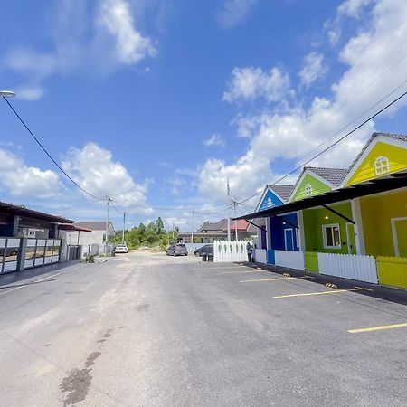 Auranad Tinyhouse Bandar Tanah Merah Wifi Netflix Buitenkant foto