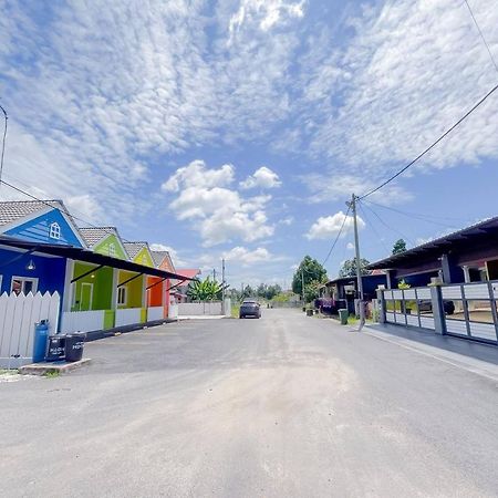 Auranad Tinyhouse Bandar Tanah Merah Wifi Netflix Buitenkant foto