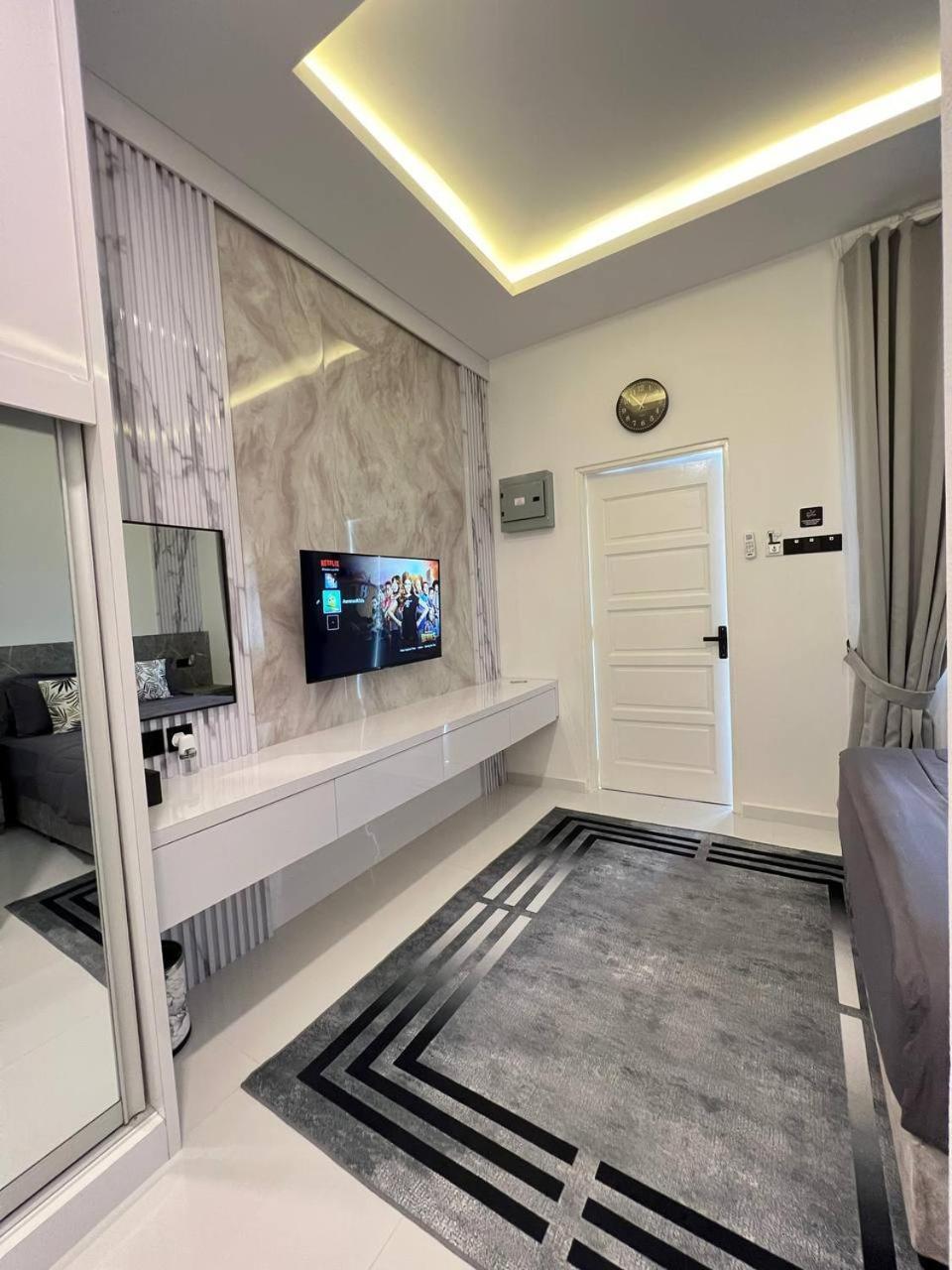 Auranad Tinyhouse Bandar Tanah Merah Wifi Netflix Buitenkant foto