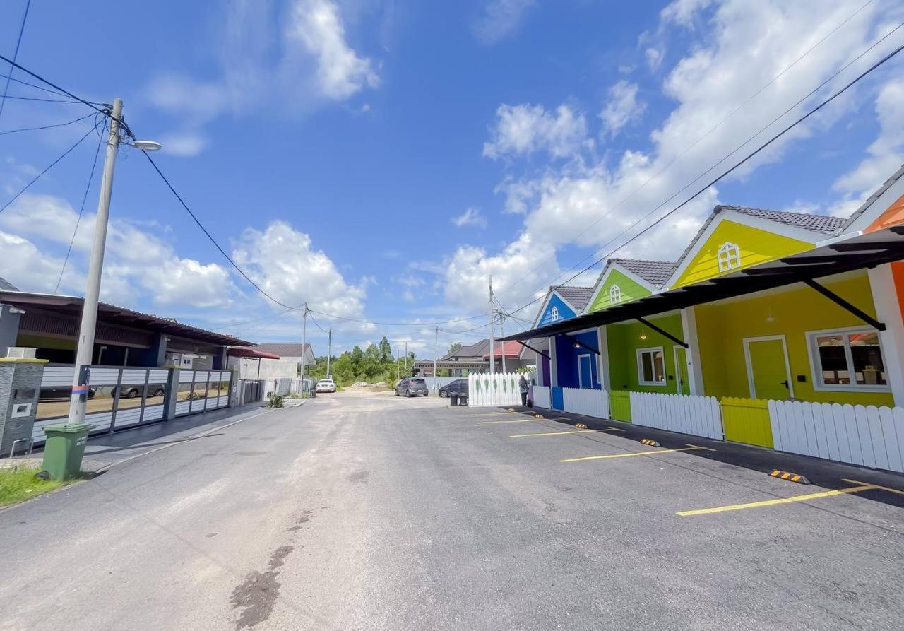 Auranad Tinyhouse Bandar Tanah Merah Wifi Netflix Buitenkant foto