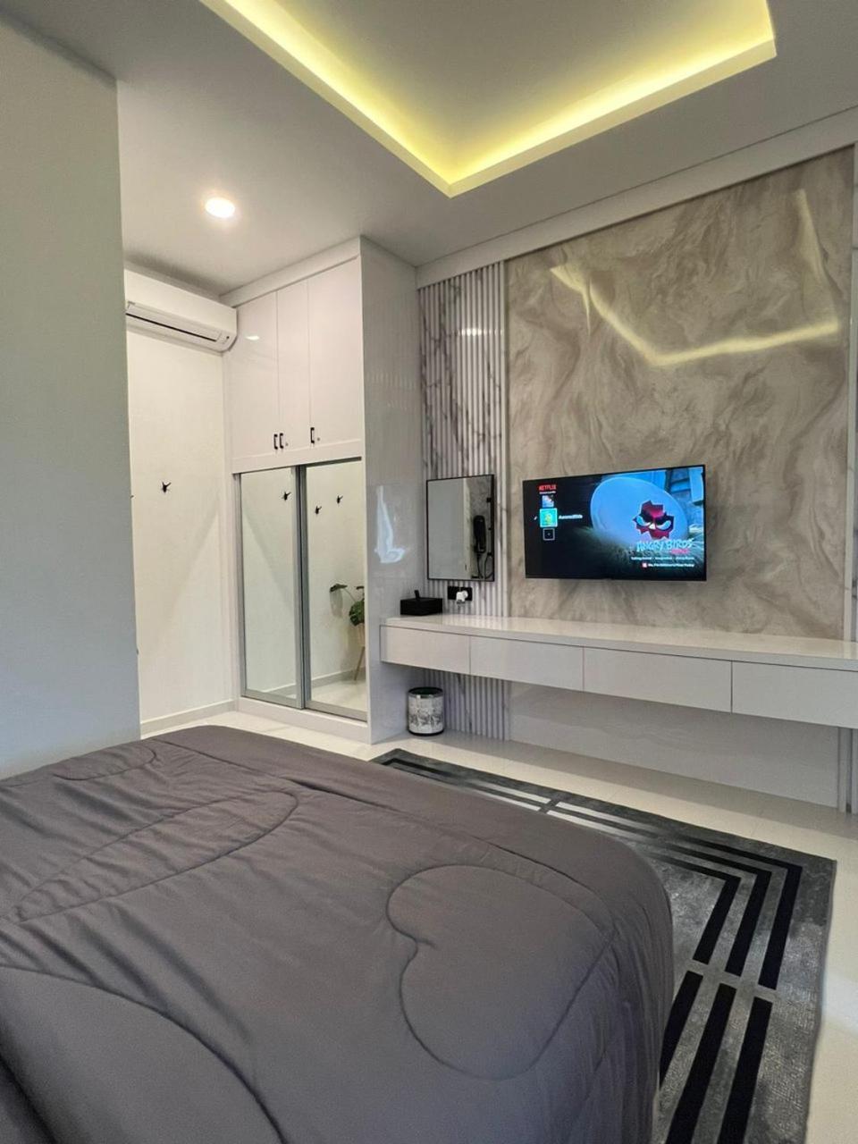 Auranad Tinyhouse Bandar Tanah Merah Wifi Netflix Buitenkant foto