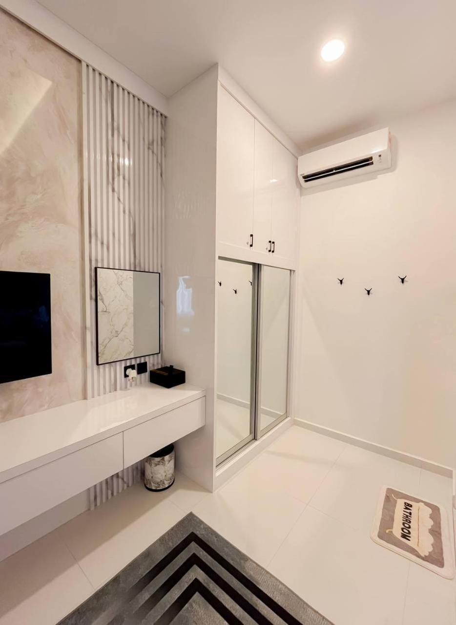 Auranad Tinyhouse Bandar Tanah Merah Wifi Netflix Buitenkant foto