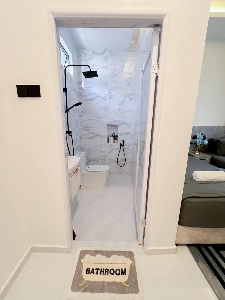 Auranad Tinyhouse Bandar Tanah Merah Wifi Netflix Buitenkant foto