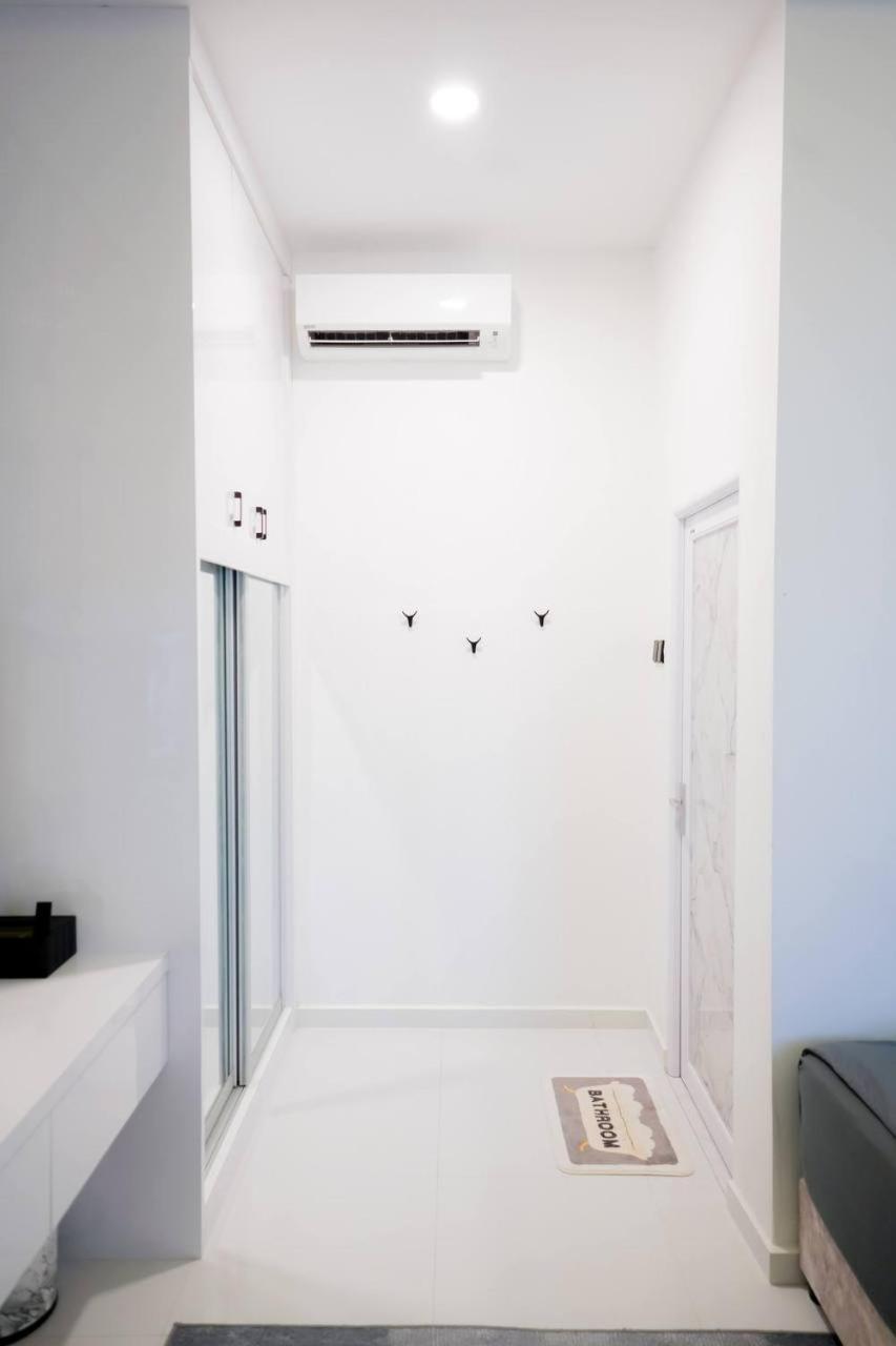 Auranad Tinyhouse Bandar Tanah Merah Wifi Netflix Buitenkant foto
