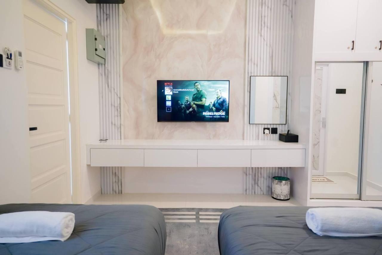 Auranad Tinyhouse Bandar Tanah Merah Wifi Netflix Buitenkant foto