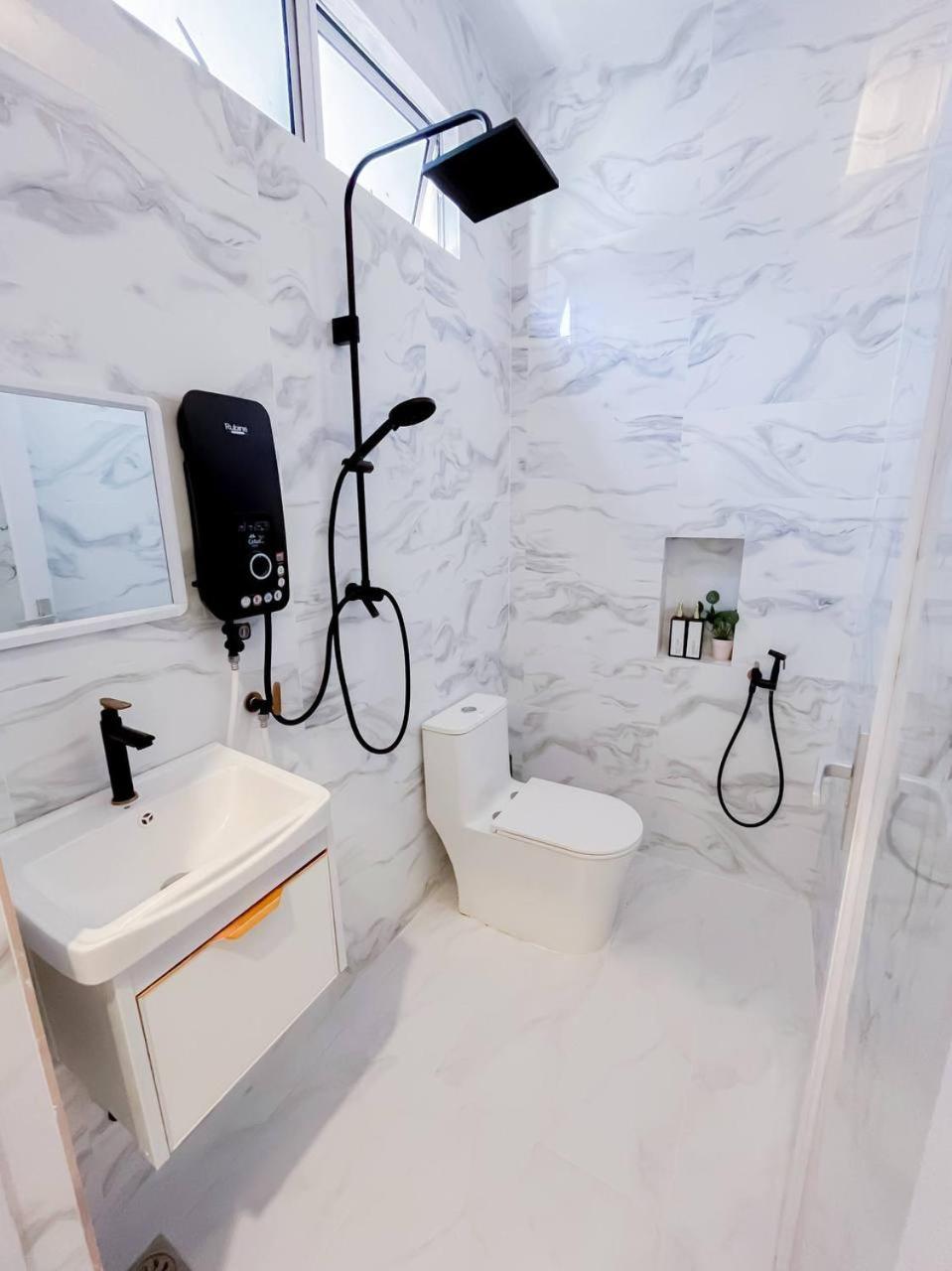 Auranad Tinyhouse Bandar Tanah Merah Wifi Netflix Buitenkant foto
